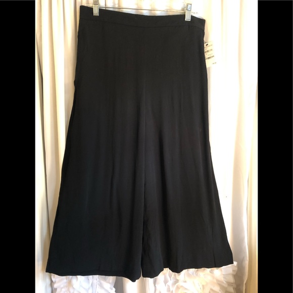 Nordstrom Pants - NWT Cropped wide legged pants Nordstrom Pants - NWT Cropped wide legged pants